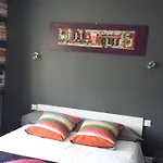 Les De L'ile לינה וארוחת בוקר 3*
