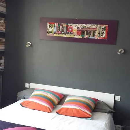 Les De L'ile Bed & Breakfast 3*