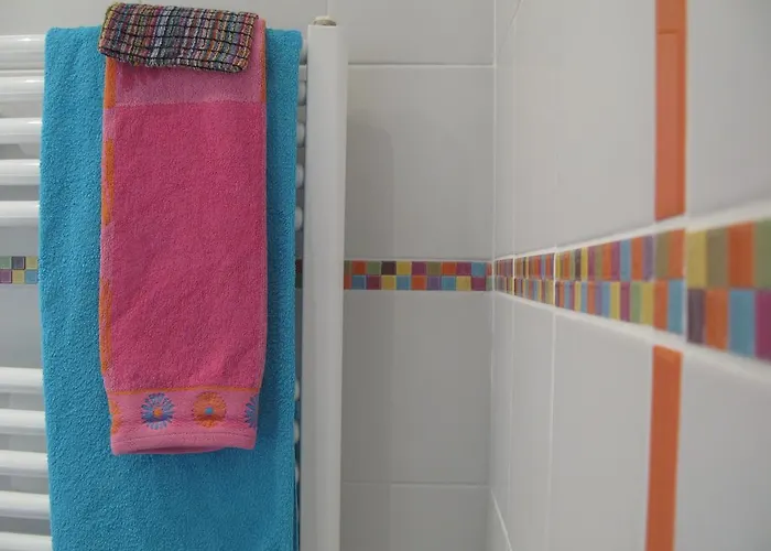 Les De L'ile Bed & Breakfast 3*