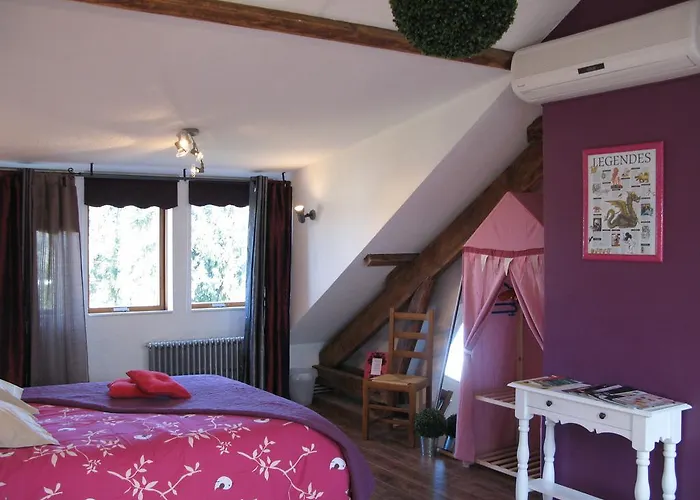 Les De L'ile Bed & Breakfast 3*